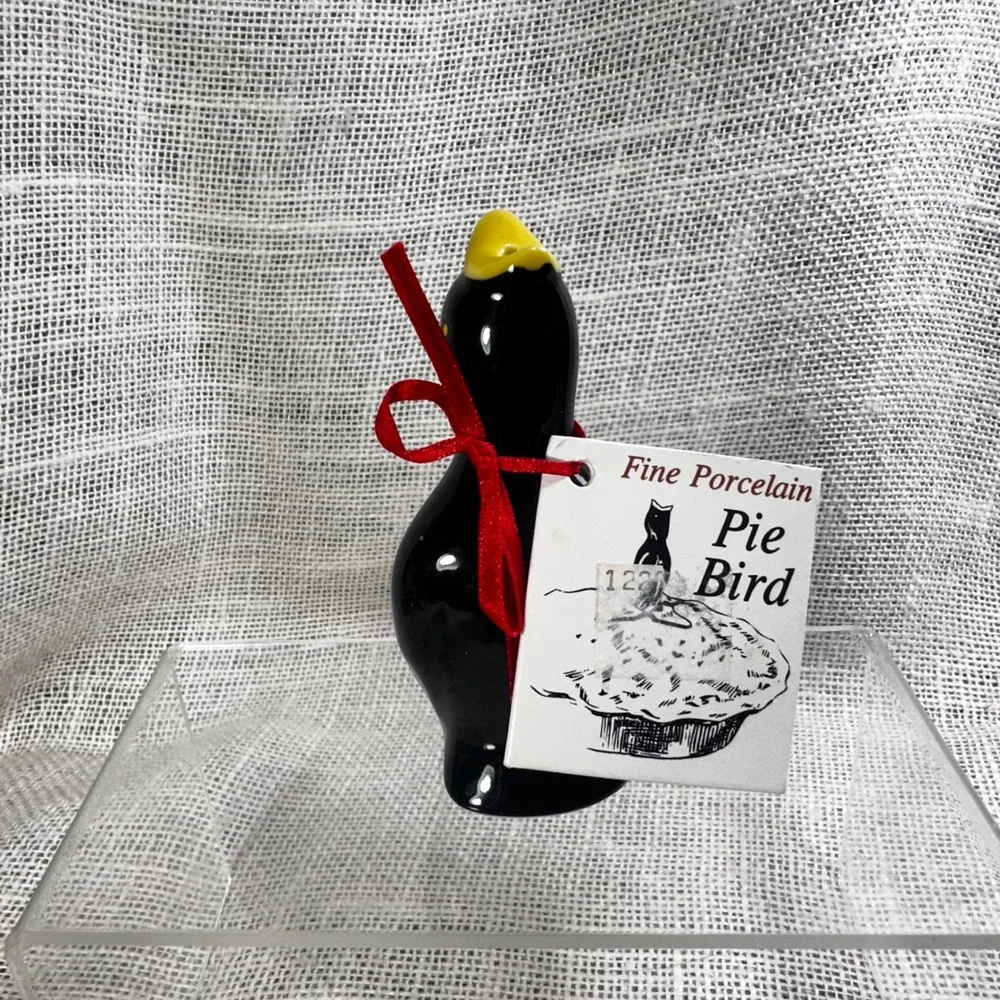 R&M International Black Cat Porcelain Pie Bird Vent Baker 7562-Black NWT